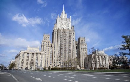 В МИД РФ подтвердили готовность организовать в Москве встречу министров ИД Армении и Азербайджана