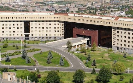 Минобороны Армении отрицает сообщение Азербайджана о якобы скоплении бронетехники на границе