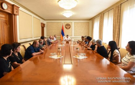 Араик Арутюнян встретился с членами Союза родственников погибших и безвести пропавших военнослужащих