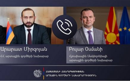 Арарат Мирзоян представил Буяру Османи детали усугубляющегося гуманитарного кризиса в Нагорном Карабахе