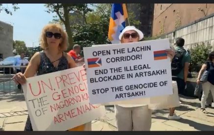 Мы никогда не смиримся с потерей Арцаха. В Нью-Йорке у штаб-квартиры ООН армяне устроили акцию протеста