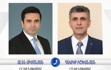 Давид Ишханян по телефону поздравил Алена Симоняна по случаю 33-й годовщины принятия Декларации независимости Армении