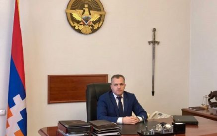 Президент Арцаха Самвел Шахраманян посетил Министерство обороны республики