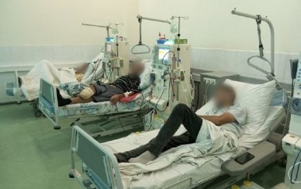 Пациенты, получающие гемодиализ, эвакуируются из Арцаха, чтобы избежать смерти из-за растущей нехватки медикаментов