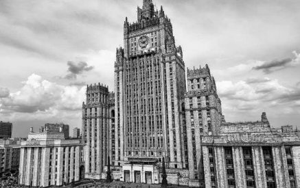 Россия поддерживает запуск переговоров между Баку и Степанакертом. Захарова