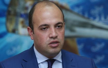 Российские миротворцы не «поддерживают мир в Нагорном Карабахе», а вместо этого заняты организацией эвакуации граждан из своих домов. Грант Мелик-Шахназарян