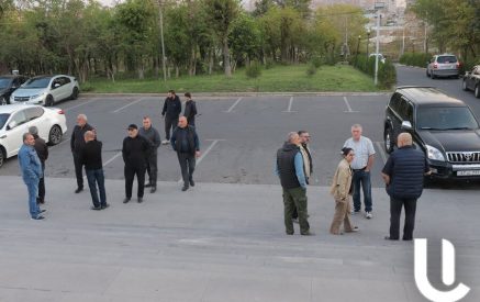 21 сентября в Ераблуре: родители погибших собрались здесь, чтобы не позволить Николу Пашиняну войти в пантеон