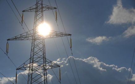 Ряд подстанций, питающих электросистему, находятся под контролем Азербайджана. На данный момент нет возможности подавать электричество. Арцахэнерго