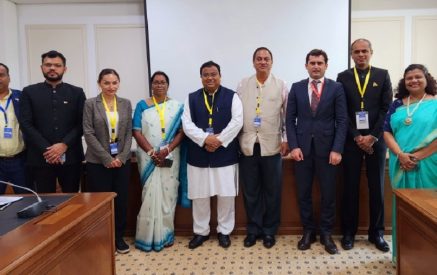 Армянская делегация встретилась с депутатами делегации Индии в МПС