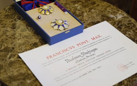 Премьер-министру Пашиняну от имени Папы Франциска вручен Большой крест ордена Пия IX