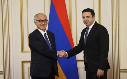 Ален Симонян принял завершающего дипмиссию в Армении посла Японии