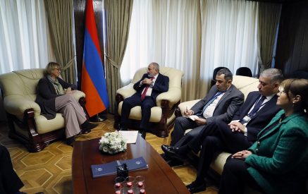 Никол Пашинян и Хельга Шмид коснулись работы проходящей в Ереване сессии Парламентской ассамблеи ОБСЕ, вопросов повестки сотрудничества между правительством Республики Армения и ОБСЕ