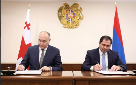 Папикян и Бурчуладзе обсудили вопросы армяно-грузинского сотрудничества в сфере обороны и региональной безопасности