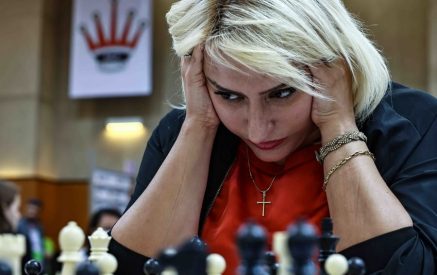 Сборные Армении сыграли вничью в предпоследнем туре чемпионата Европы по шахматам