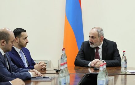 Никол Пашинян представил аппарату министерства высокотехнологической промышленности новоназначенного министра Мхитара Айрапетяна