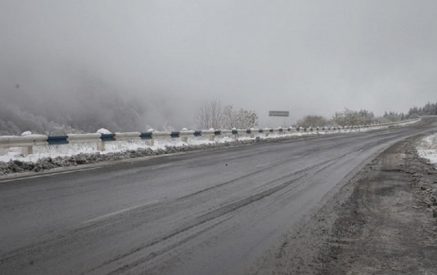В Ашоцке идет небольшой снег, перевал Варденяц закрыт для всех видов транспорта