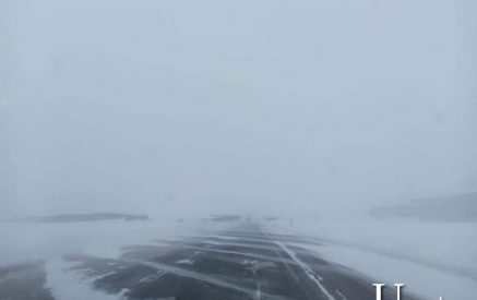 На дорогах Арташатского района густой туман, видимость 20-30 метров