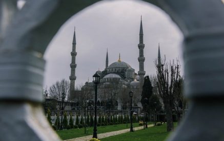 По делу о вооруженном нападении на итальянскую церковь в Стамбуле были арестованы 47 человек. Подозреваемые в убийстве — иностранцы, один из Таджикистана, другой из России