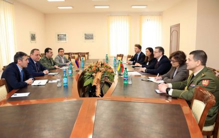 Был обсужден текущий ход и перспективы сотрудничества между Арменией и Литвой в сфере обороны, достигнут ряд договоренностей