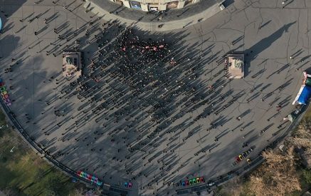 По состоянию на 17:02 на площади Свободы находились около 1550 человек