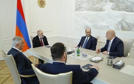 Пашинян принял руководителей компании “МТС-Армения”