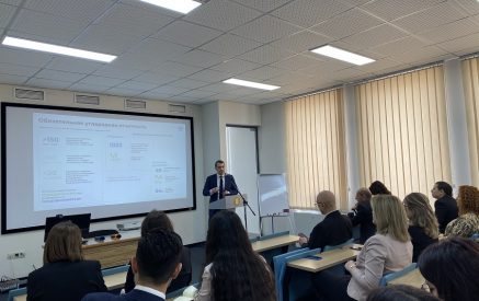 Первый замминистра экономического развития РФ Илья Торосов прочитал лекцию для армянских студентов