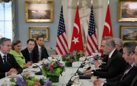 США и Турция будут работать вместе, чтобы способствовать миру между Азербайджаном и Арменией. «Голос Америки»