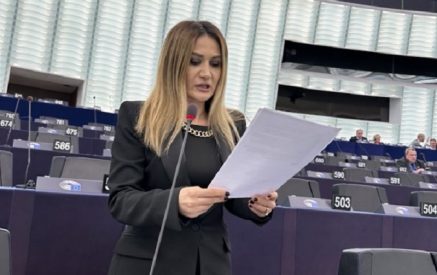 Арусяк Джулакян: «Мы должны найти эффективный баланс между предоставляемыми ИИ возможностями и рисками»