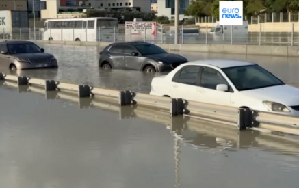 Дубай второй раз за год пострадал от сильного наводнения. Euronews