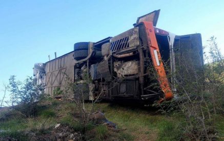 Иранский автобус скатился в ущелье возле сюникского села