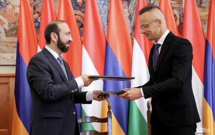 Мирзоян и Сийярто подписали соглашение об экономическом сотрудничестве между Правительством Республики Армения и Правительством Венгрии
