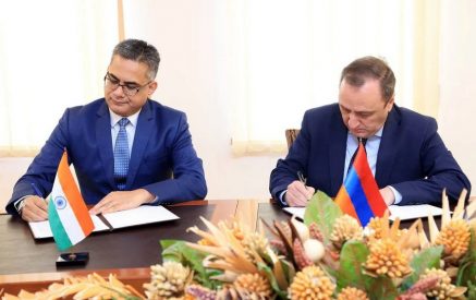 В ходе консультаций были обсуждены ход и перспективы развития армяно-индийского сотрудничества в сфере обороны