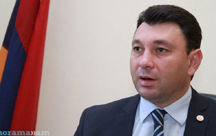 Сегодня Азербайджан во всех возможных и невозможных грехах обвиняет РА, и николисты боятся возразить. Эдуард Шармазанов