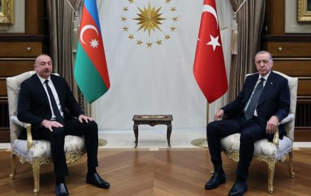 В ходе встречи Эрдоган-Алиев коснулись и темы вывода российских миротворцев из Арцаха