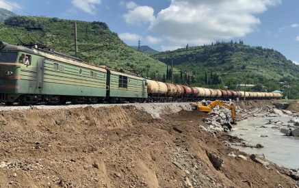 Железнодорожное сообщение в Армении восстановлено с опережением графика