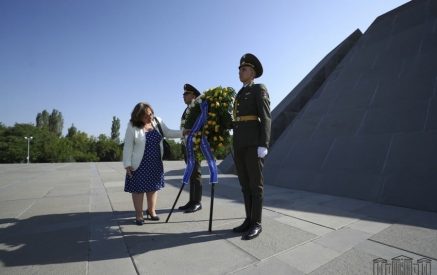 Председатель Палаты представителей Уругвая и вице-президент Педро Хисдонян отдали дань уважения памяти жертв Геноцида армян