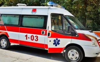Бригада скорой помощи, врачи и водители, подверглись насилию со стороны группы лиц на перекрёстке улиц Пароняна и Лео. Айк Костанян