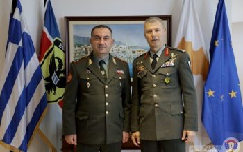 Асрян и Цицикостас обсудили вопросы сотрудничества между Арменией и Кипром в сфере обороны