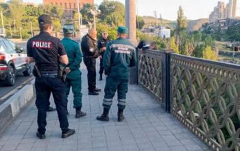 Молодой человек, убивший своего отца в Эчмиадзине, пытался покончить жизнь самоубийством в Ереване