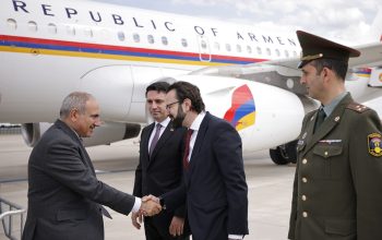Премьер-министр прибыл в Париж