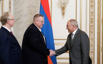 Пашинян и Оверчук обсудили вопросы двусторонней повестки Армения-Россия
