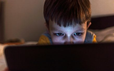 Как сохранить внимание ребенка и не «вырубать» его гаджетом