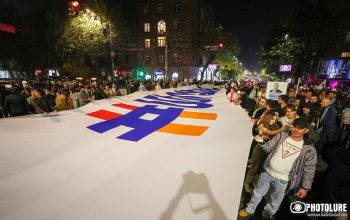 По разным оценкам, около 30 000 граждан приняли участие в митинге движения «По-нашему»