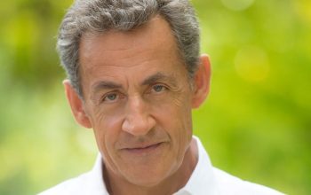 Удовлетворено ходатайство об освобождении бывшего президента Франции Саркози из тюрьмы. Он будет находиться под судебным надзором