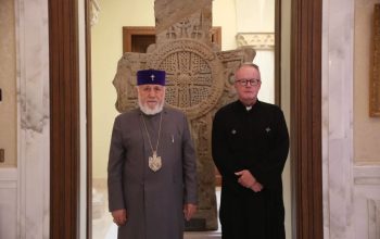 Католикос Всех Армян принял делегацию фонда «Назарянин»